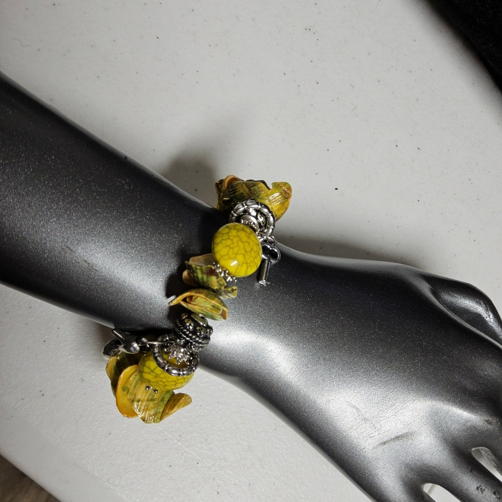 Charm Stretch Bracelet Womens OS Yellow Green Shell Butterfly Shoe‎ Key